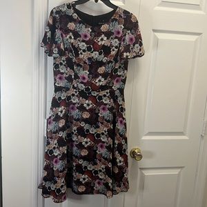Flowered light weight size 4/6 with skirt flare